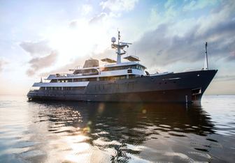 Aqua Blu Yacht Charter in Komodo