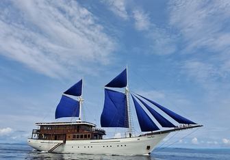 Ocean Pure 1 Yacht Charter in Komodo