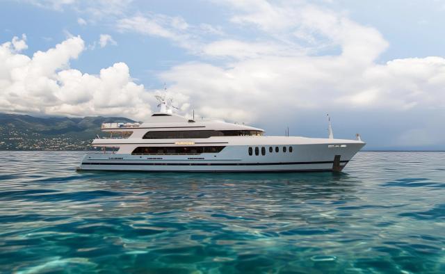 Purpose Yacht Charter in Komodo